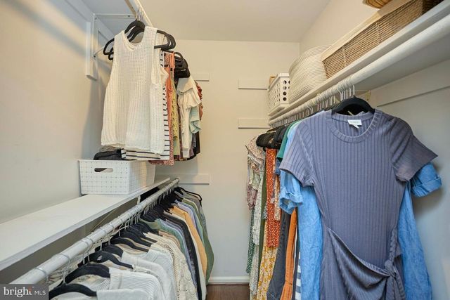 12827 FANTASIA DR, Herndon, VA 20170