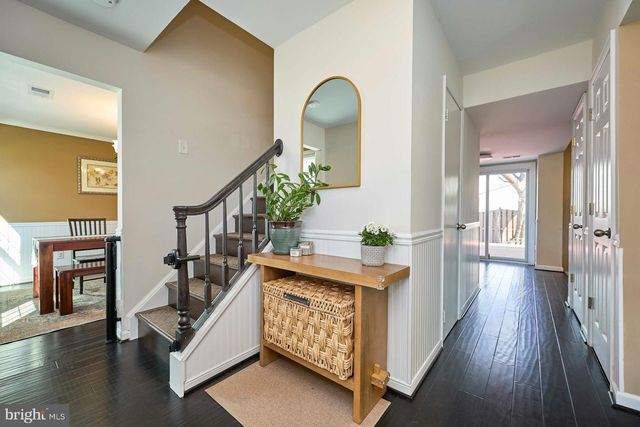 12827 FANTASIA DR, Herndon, VA 20170