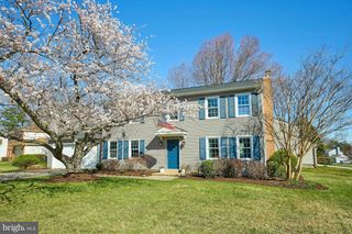 12827 FANTASIA DR, Herndon, VA 20170