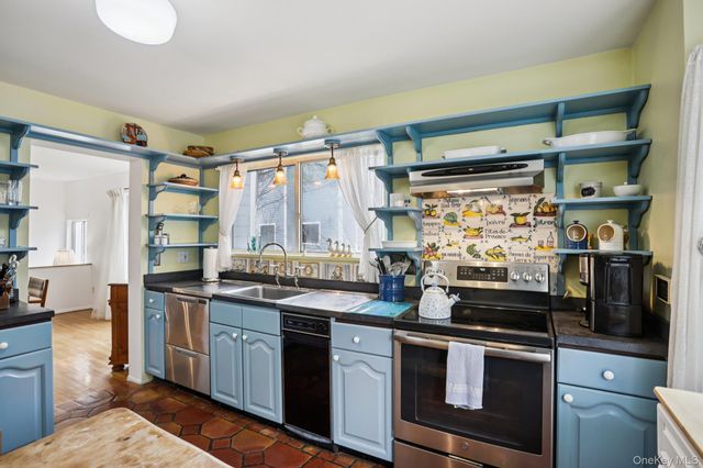 116 Valleyview Road, Irvington, NY 10533