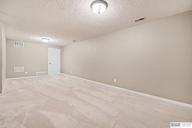 7714 N 107th Avenue, Omaha, NE 68122