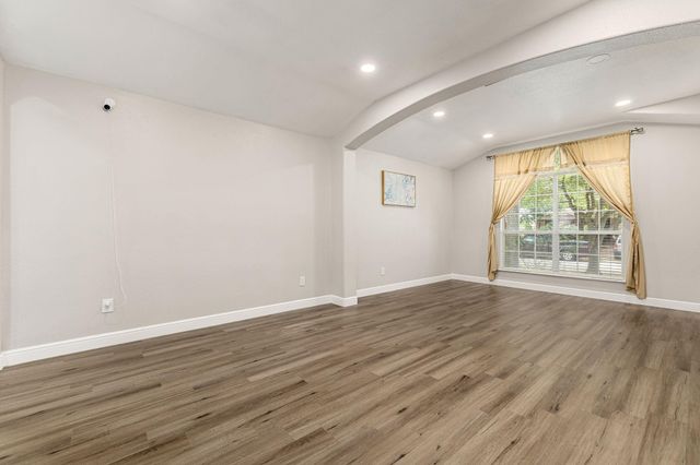 9431 Water Edge Point Lane, Humble, TX 77396