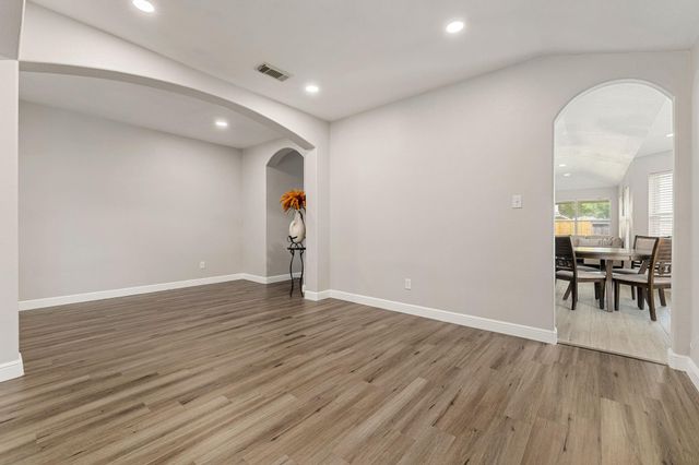 9431 Water Edge Point Lane, Humble, TX 77396