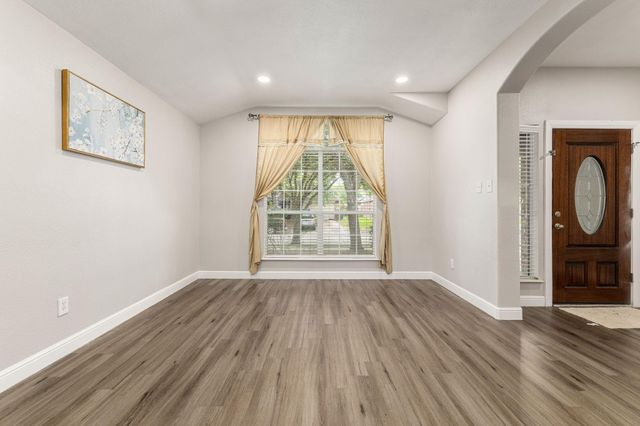 9431 Water Edge Point Lane, Humble, TX 77396