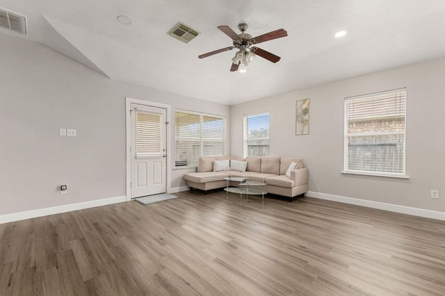 9431 Water Edge Point Lane, Humble, TX 77396