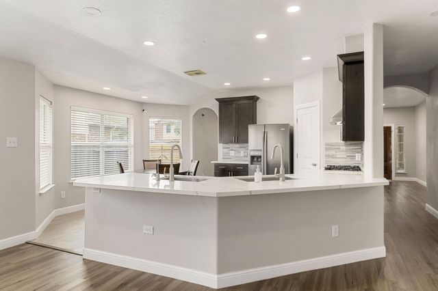 9431 Water Edge Point Lane, Humble, TX 77396