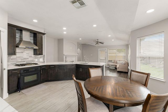 9431 Water Edge Point Lane, Humble, TX 77396