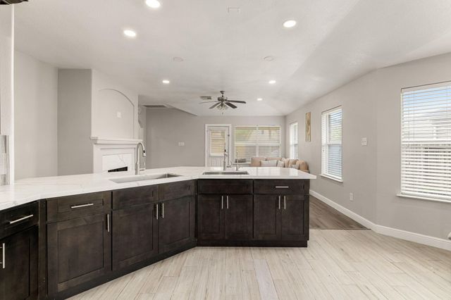 9431 Water Edge Point Lane, Humble, TX 77396