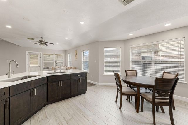 9431 Water Edge Point Lane, Humble, TX 77396