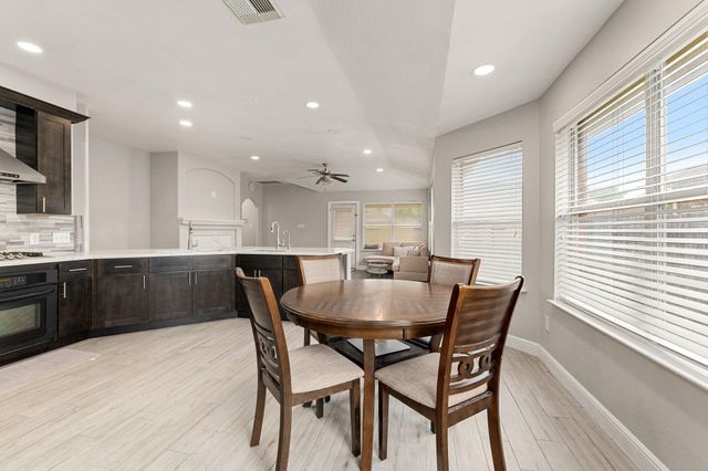 9431 Water Edge Point Lane, Humble, TX 77396