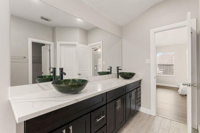 9431 Water Edge Point Lane, Humble, TX 77396