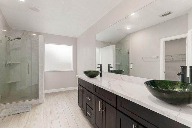 9431 Water Edge Point Lane, Humble, TX 77396