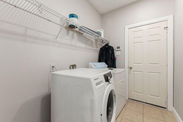 9431 Water Edge Point Lane, Humble, TX 77396