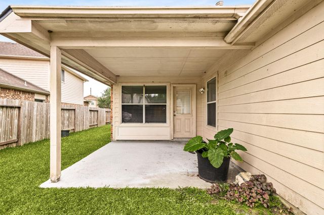 9431 Water Edge Point Lane, Humble, TX 77396