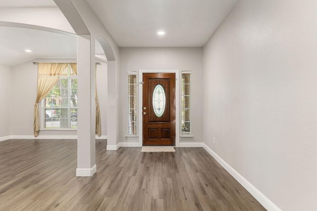 9431 Water Edge Point Lane, Humble, TX 77396