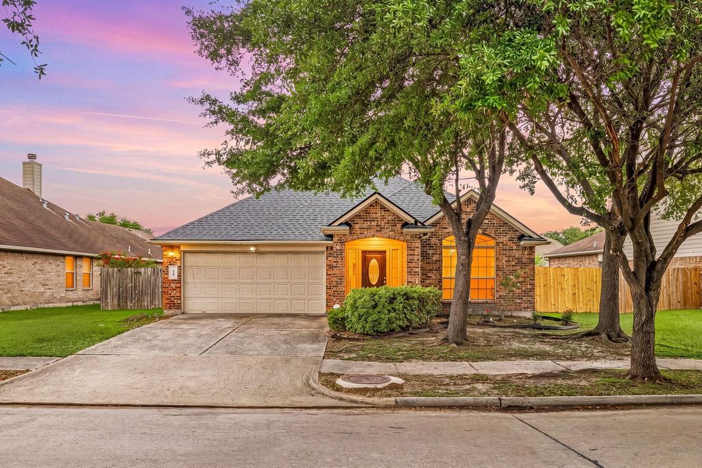 9431 Water Edge Point Lane, Humble, TX 77396