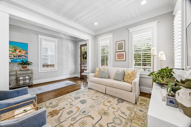 718 Ashland Street, Houston, TX 77007