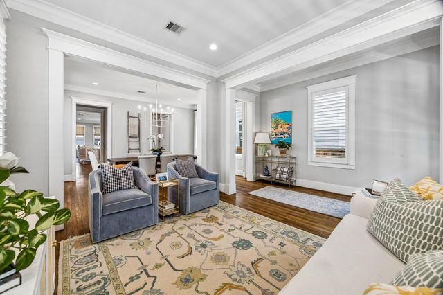 718 Ashland Street, Houston, TX 77007