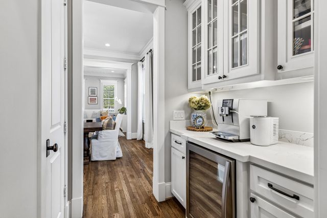 718 Ashland Street, Houston, TX 77007