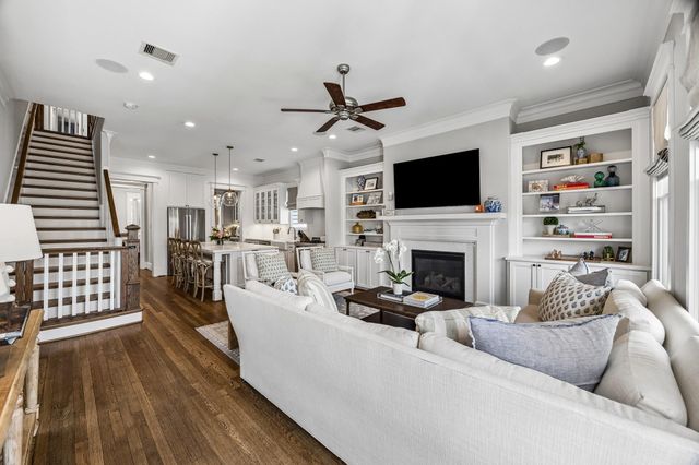 718 Ashland Street, Houston, TX 77007