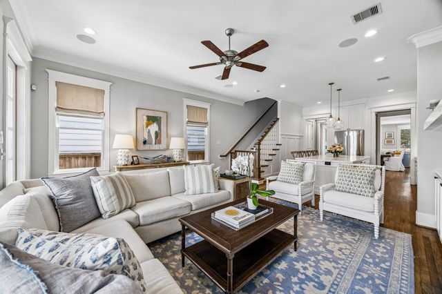 718 Ashland Street, Houston, TX 77007