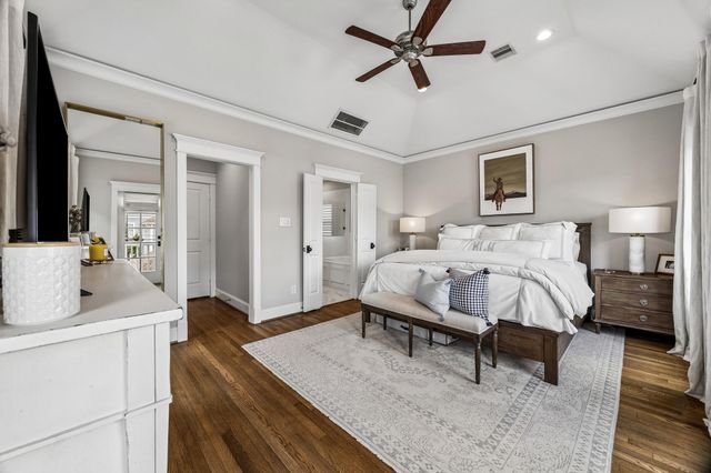 718 Ashland Street, Houston, TX 77007
