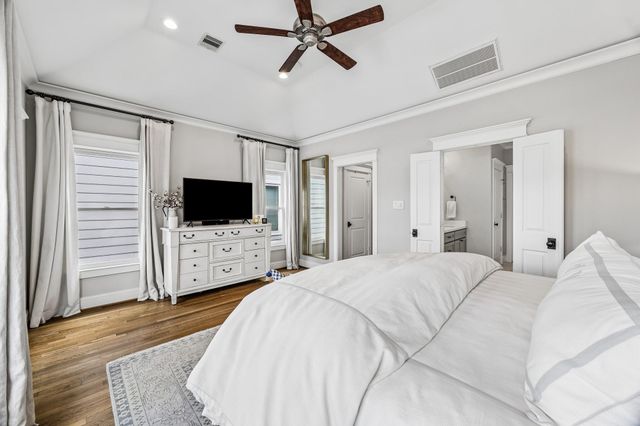 718 Ashland Street, Houston, TX 77007
