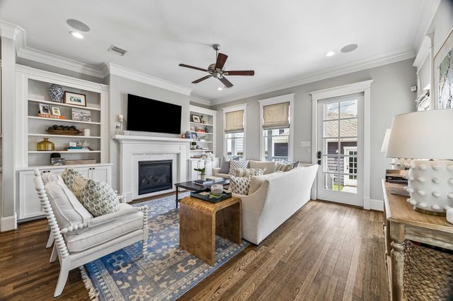 718 Ashland Street, Houston, TX 77007