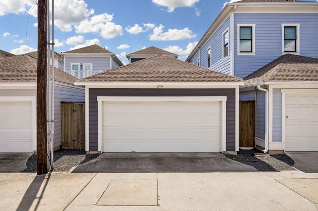 718 Ashland Street, Houston, TX 77007