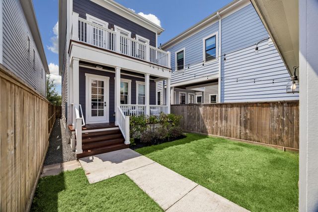 718 Ashland Street, Houston, TX 77007
