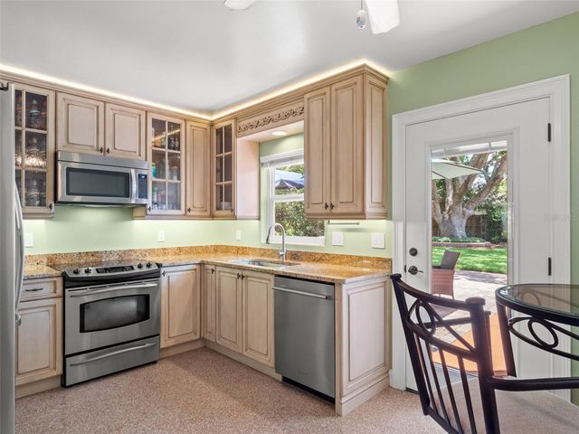 27 COLUMBINE TRAIL, Debary, FL 32713