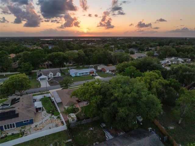 27 COLUMBINE TRAIL, Debary, FL 32713