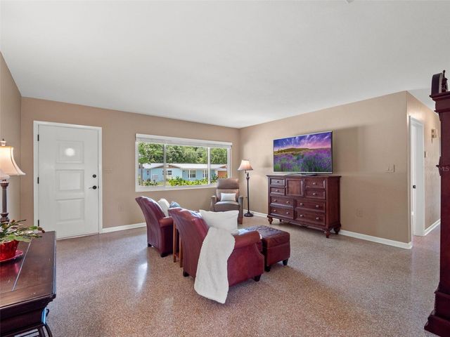 27 COLUMBINE TRAIL, Debary, FL 32713