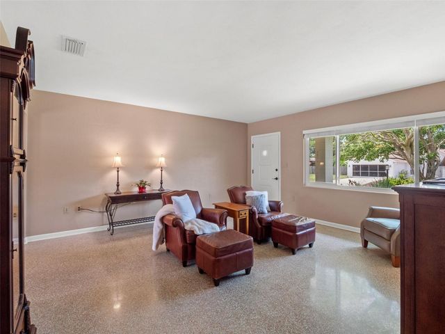 27 COLUMBINE TRAIL, Debary, FL 32713