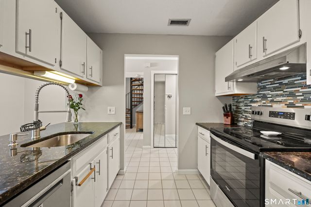 312 Carlton Lane 312, Rocky Hill, CT 06067