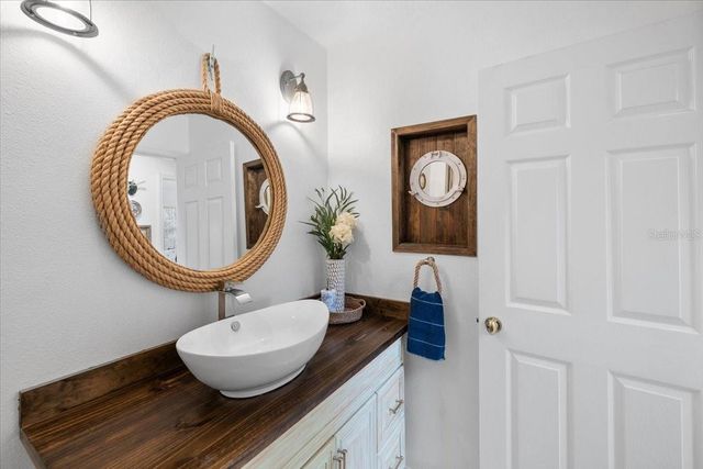 6093 AVENUE OF THE PALMS, Weeki Wachee, FL 34607