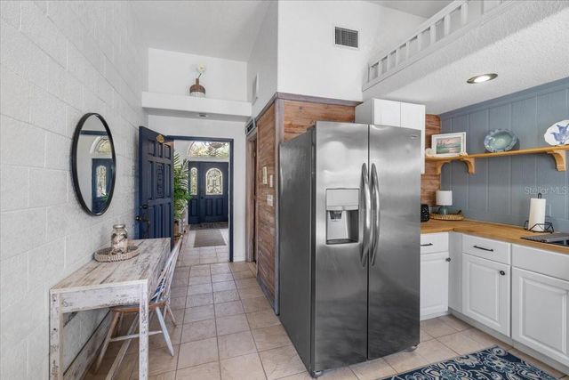 6093 AVENUE OF THE PALMS, Weeki Wachee, FL 34607