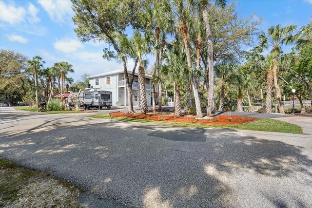 6093 AVENUE OF THE PALMS, Weeki Wachee, FL 34607