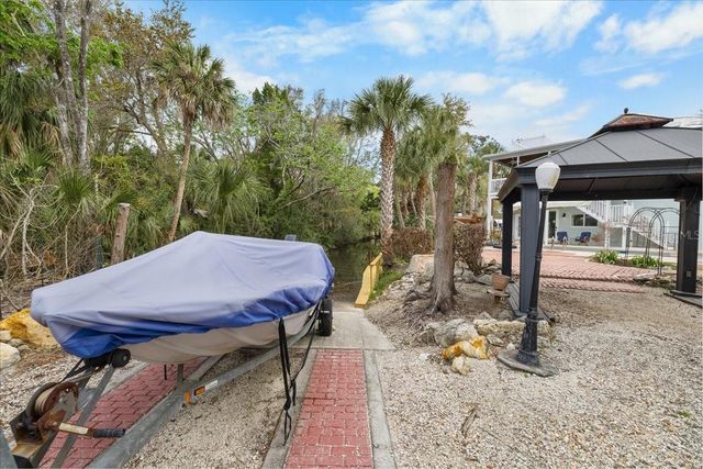 6093 AVENUE OF THE PALMS, Weeki Wachee, FL 34607