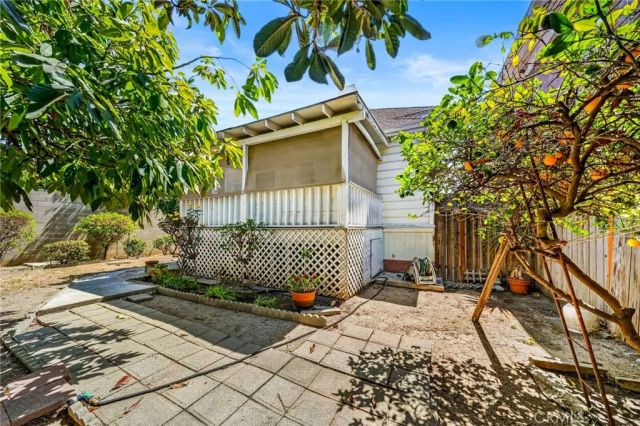 1339 S Union, Los Angeles, CA 90015