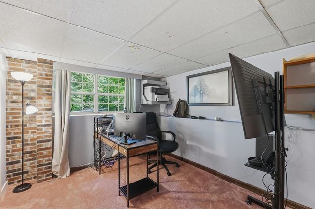 69 Carriage Hill Road, Brattleboro, VT 05301