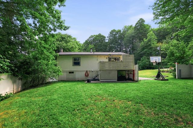 69 Carriage Hill Road, Brattleboro, VT 05301