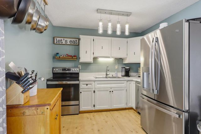 69 Carriage Hill Road, Brattleboro, VT 05301