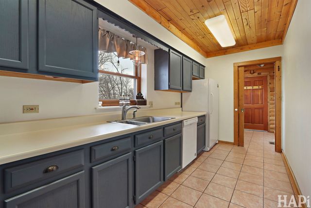 707 Quinn Road, Mchenry, IL 60051