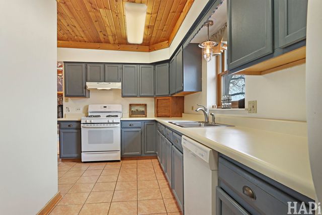 707 Quinn Road, Mchenry, IL 60051