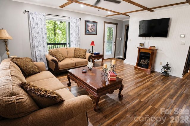 47 Caribou Lane, Burnsville, NC 28714