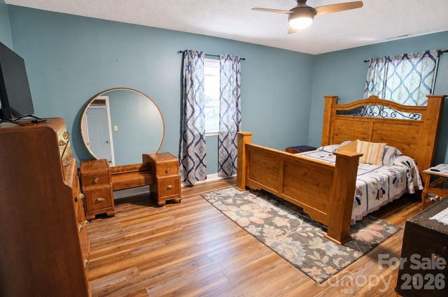 47 Caribou Lane, Burnsville, NC 28714