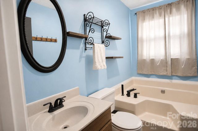 47 Caribou Lane, Burnsville, NC 28714