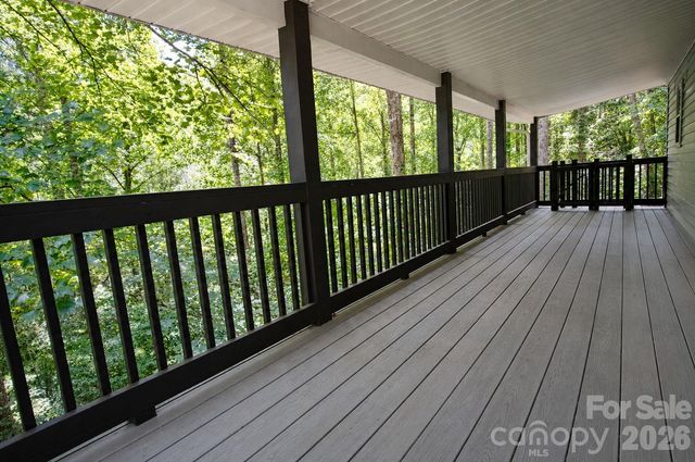 47 Caribou Lane, Burnsville, NC 28714