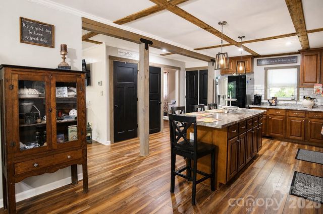 47 Caribou Lane, Burnsville, NC 28714